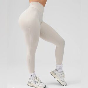 NWT buff bunny aggressive scrunch leggings in stardust color